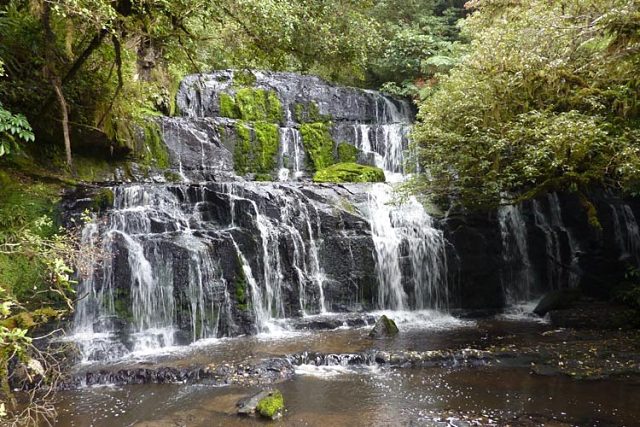 Las cascadas de Purakaunui falls son uno de los lugares que aparecen en el timelapse de Nueva Zelanda