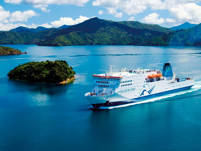 Bella fotografía del ferry que une las dos islas de Nueva Zelanda